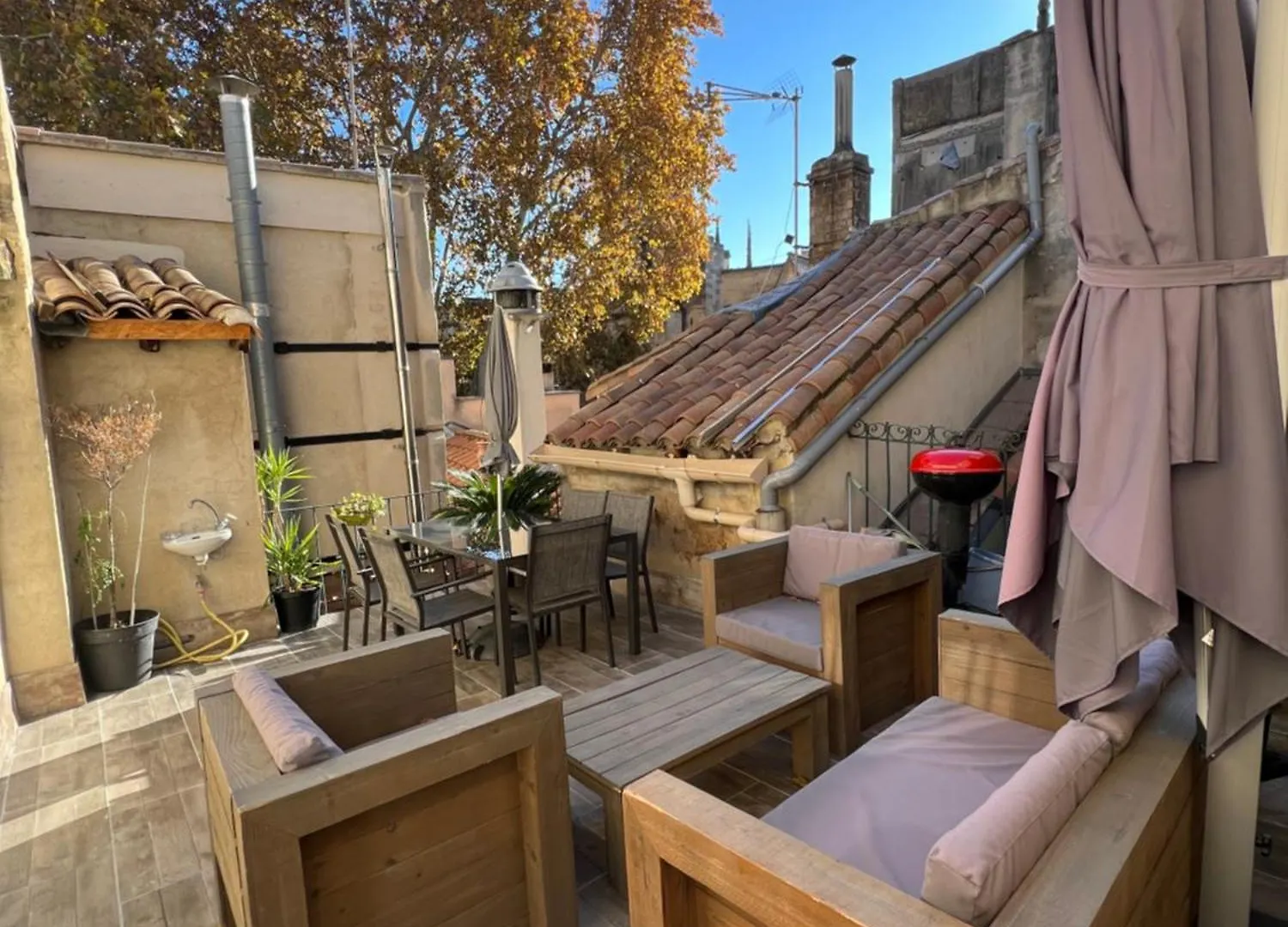 アパート アヴィニョンRenove, Vue Sur Palais Des Papes, Terrasse Et Wifi Troisieme Etageアパートメント フランス