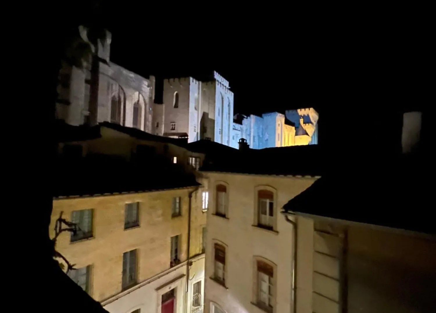 Renove, Vue Sur Palais Des Papes, Terrasse Et Wifi Troisieme Etage Apartment Avignon France